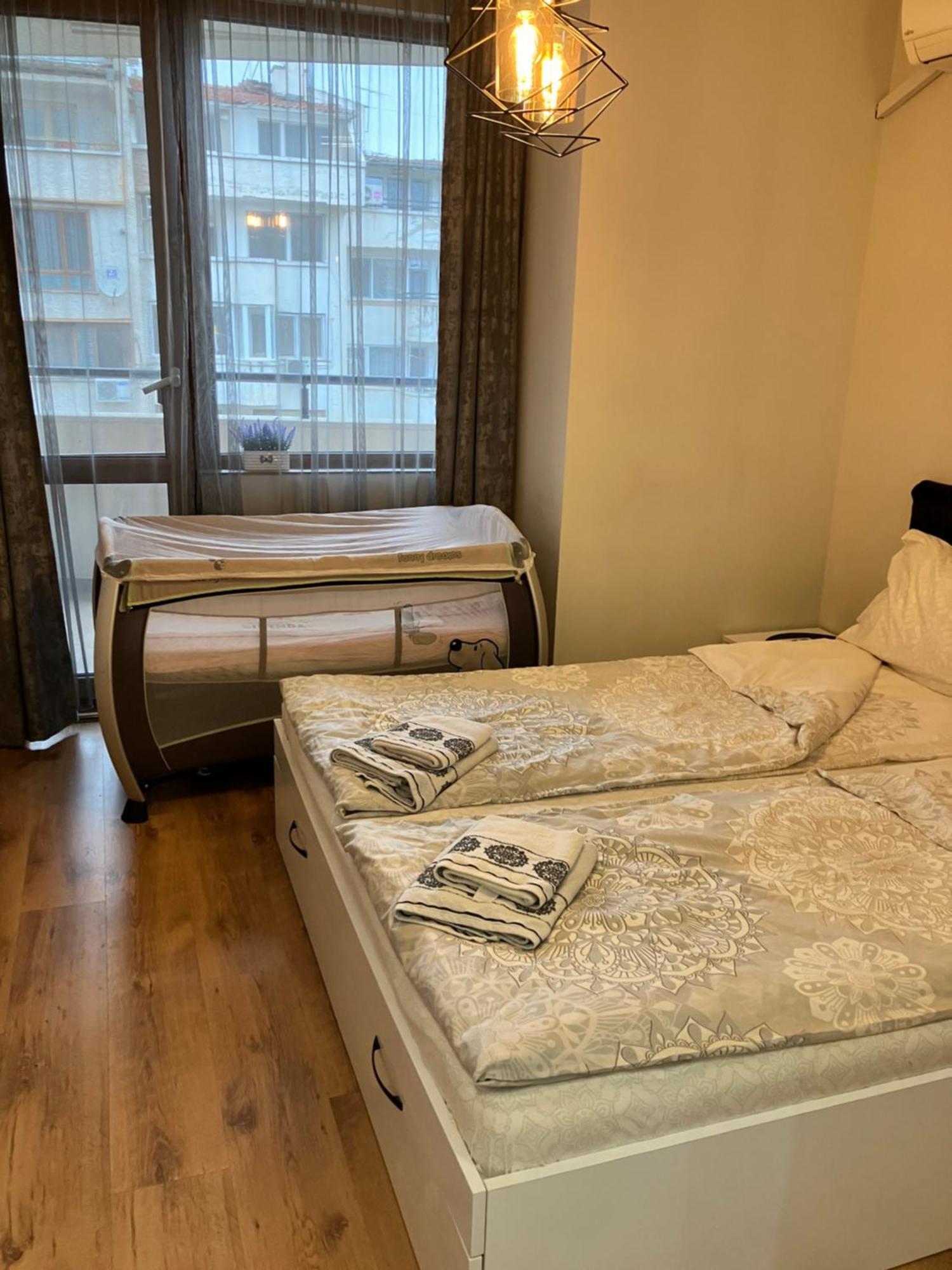 Joy Apartment Burgas Center Private Parking Exterior photo