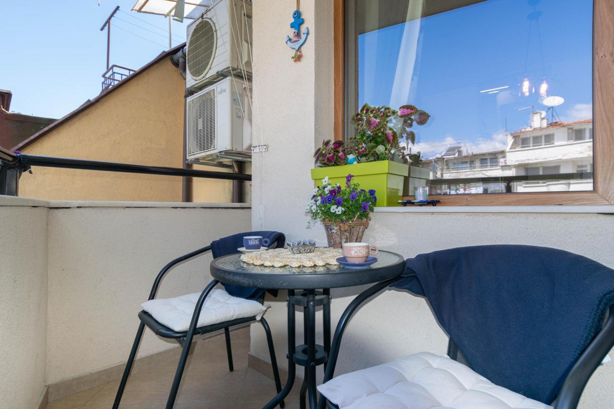 Joy Apartment Burgas Center Private Parking Exterior photo